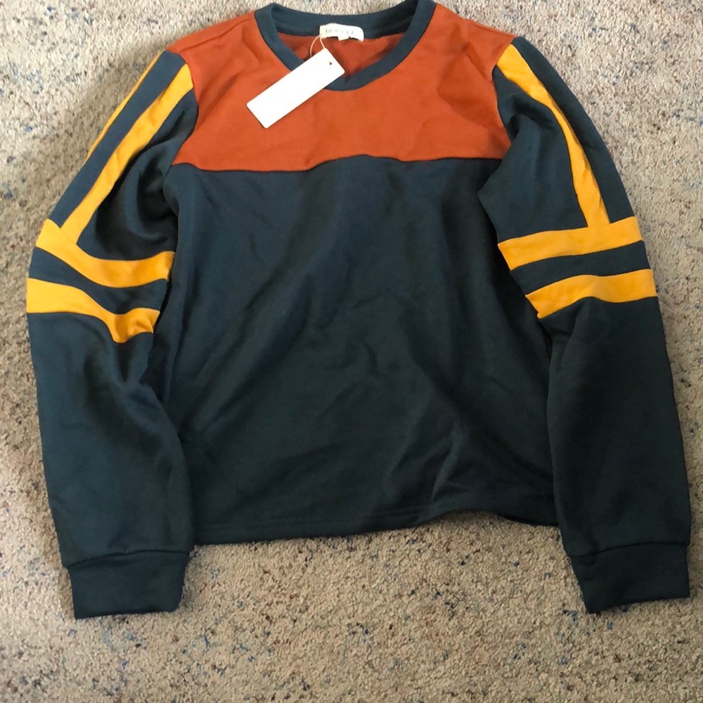 Color block pull over sweater